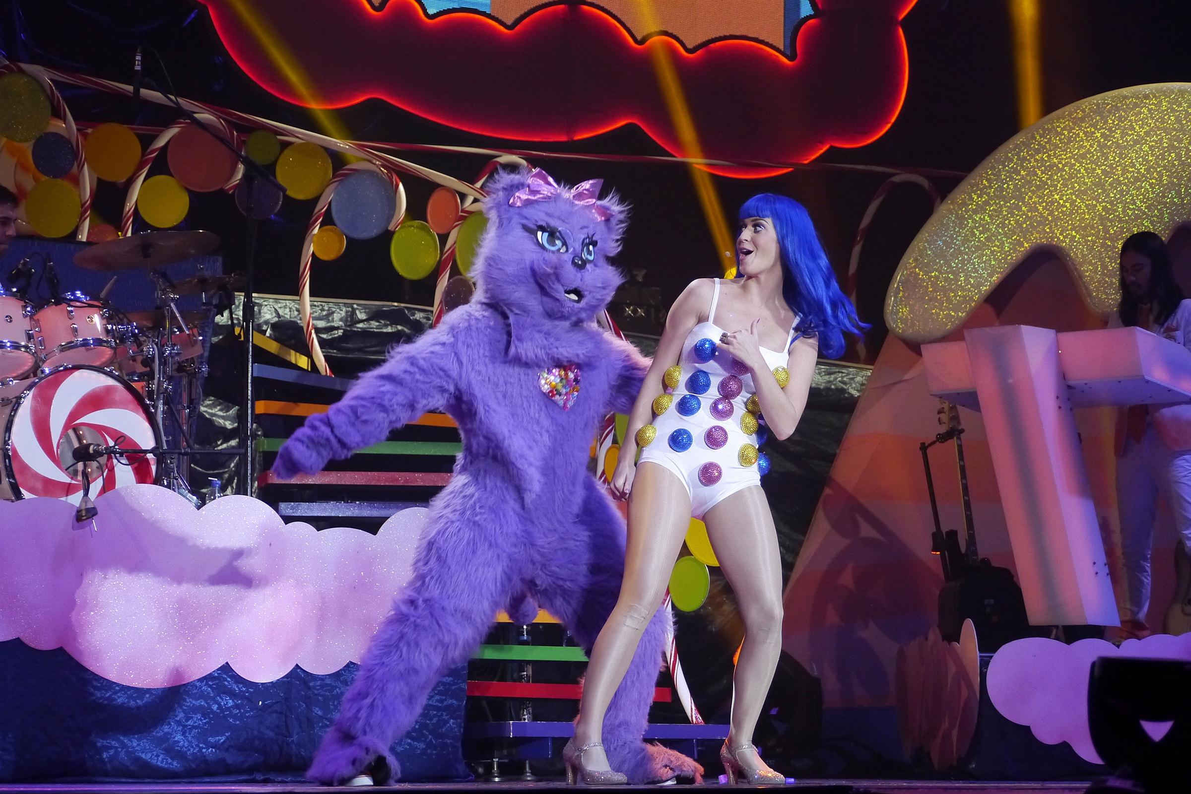 Katy Perry performing at the O2 arena - Photos | Picture 102875